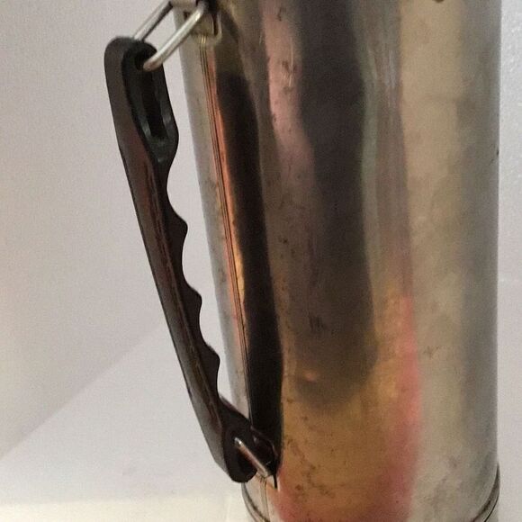 Vintage Uno-vac stainless thermos with patina and a little ding - Picture 2 of 8